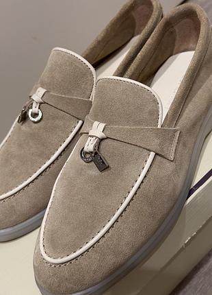 Лофери в стилі відомого бренда