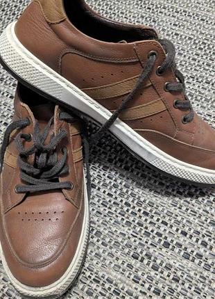 Класичні  шкіряні кросівки туфлі