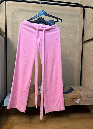 Рожеві штани
