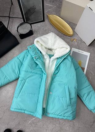 Жіночий пуховик зі вшитим хутряним капюшоном☔️.капюшон вшитий, є затяжки з фіксацією внизу, яка затягується, щоб не продувало