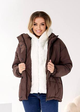 Женский пуховик со вшитым меховым капюшоном☔️.капюшон вшит, есть затяжки с фиксацией внизу, которая затягивается, чтобы не продувал