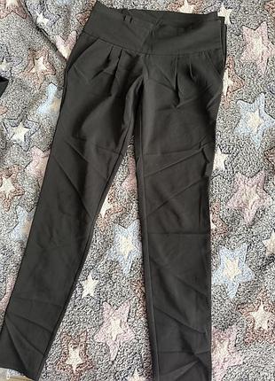 Обтислі жіночі брюки marmelad