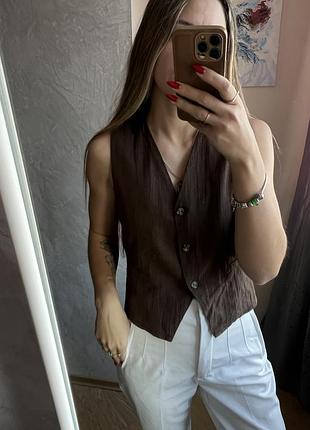 Жилет класичний з льону коричневий