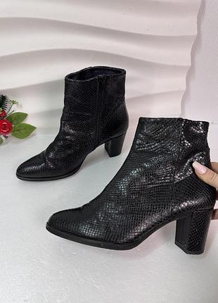 Ботильоны под кожу рептилии крокодил pedro miralles 39р