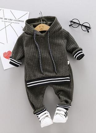 Всеми любимые костюмы!!
мелкая машинная вязка, акрил