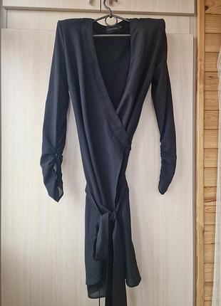 Сукня жіноча,чорна,розмір м,на запах