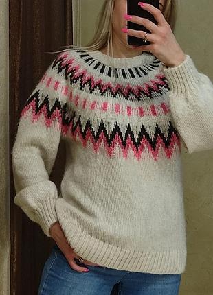 Теплий светр з принтом