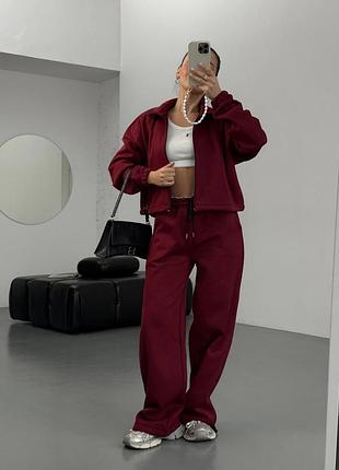 Стильный оверсайз костюм-тройка в спортивно-кежуальном стиле - идеальный выбор для ежедневных образов