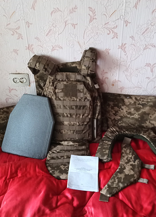Бронежилет б/в в ідеальному стані повний комплект, характеристики на фото! пишіть смс бо не завжди можу відповісти на дзвінок!