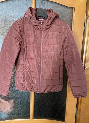 Курточка жіноча