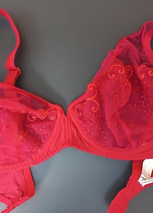 Бюсь р.80-85 в франція