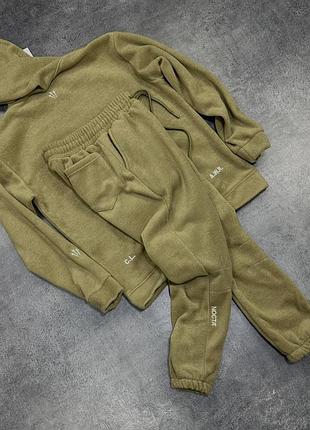 Флисовый теплый костюм премиум качества 😍
приятный и очень теплый.
материал: 100% коттон.
размеры: s-m-l-xl-xxl