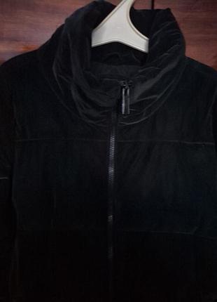 Куртка-пуховик черный.оригинал.цвет насыщенный.замеры на фото. торг уместен