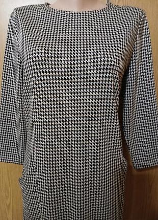 Елегантна сукня  для гарної жінки