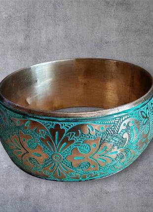 Браслет с цветочным орнаментом