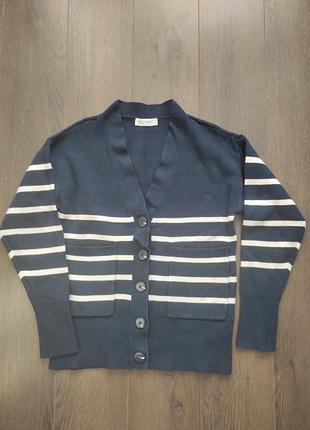 Светр жіночий