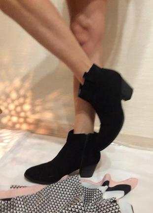 Женские черные замшевые демисезонные челси средний каблук 40