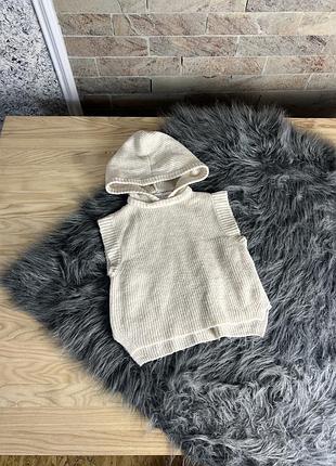 Вʼязана безрукавка