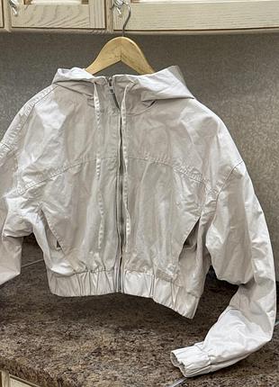 Вітровка від zara ( у дуже хорошому стані )