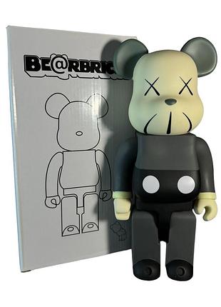 Фигурка bearbrick 400% kaws черно-серая 28 см (коллекционная арт-игрушка)