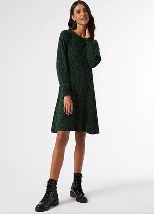 Сукня міді