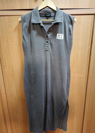 Длинное платье prettylittlething