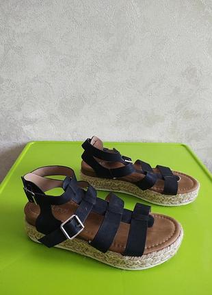 Жіночі босоніжки гладіатори 38 розмір від бренду linzi