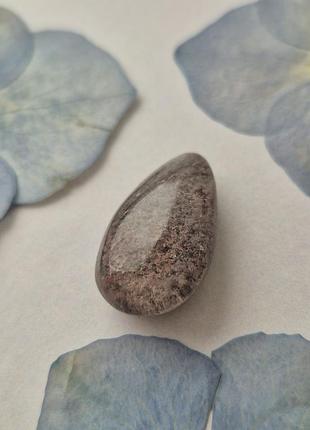 Кварц с природными минеральными включениями (lodolite / garden quartz)