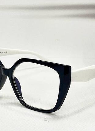 Очки для коррекции зрения женские трапеции в пластиковой оправе с матовыми дужками черно-белый, +3.0