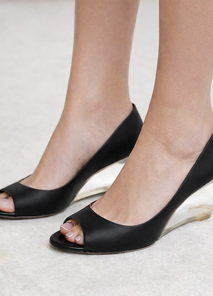 Кожаные туфли на прозрачной подошве prada