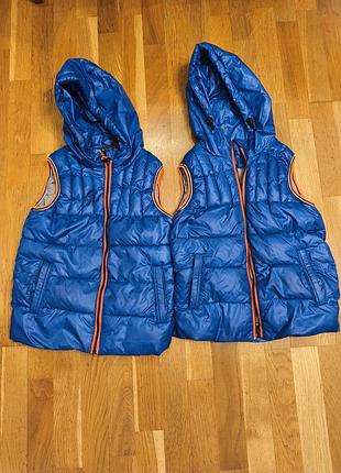 Продам две желетки на двойную или близнецов