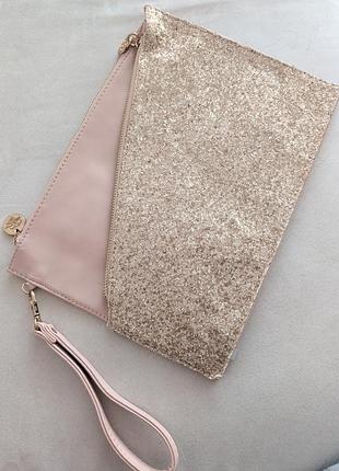 Ніжний пудровий клатч з блиском шимер
