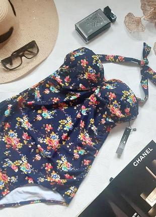 Шикарный слитный брендовый купальник - бандо с формованной чашкой на пышную красоту,