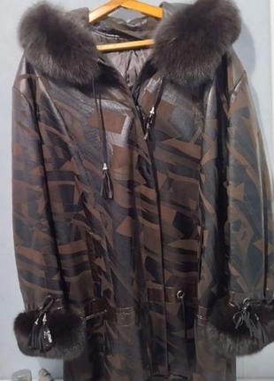 Шкіряна жіноча куртка