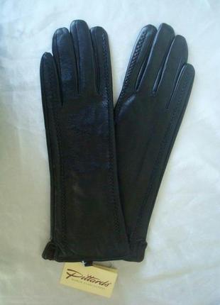 Удлинённые женские кожаные  перчатки pittards