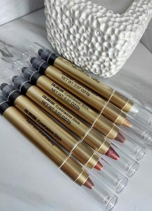 Кремовые тени-карандаш colorcode eyeshadow stick. стойкие тени-карандаши представлены в разных оттенках и обеспечивают мерцающий финиш.