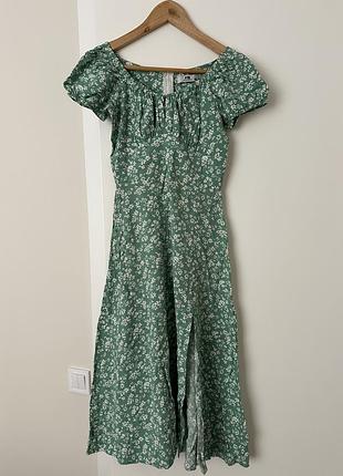 Сукня міді з розрізом на нозі