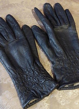 Черные кожаные перчатки.руммуния размер 6,5.
