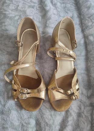 Туфлі дитячі для бальних танців