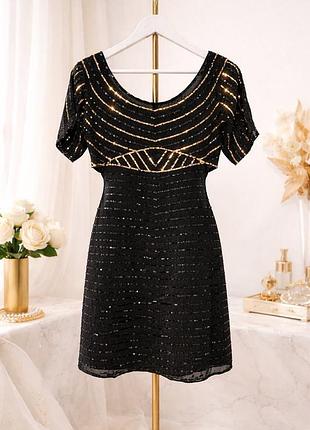 Нарядное платье на миниатюрную девушку