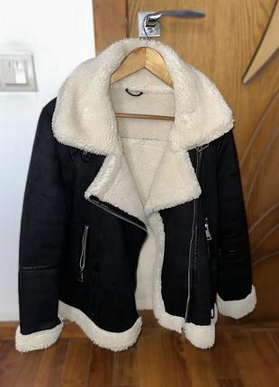 Дублянка чорного кольору з велюром та утепленням (розмір l).