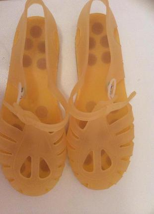 Акваобувь. босоножки на пляж.