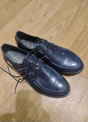 Продам жіночі туфлі в гарному стані