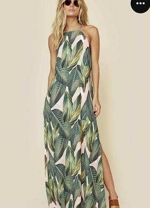 Красивое с разрезом на ноге платье 👗