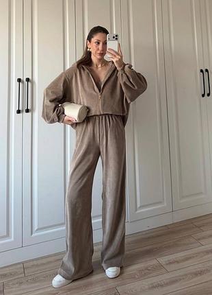 Костюм жіночий трійка