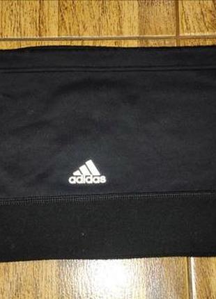 Чорний флісовий баф adidas з регульованою затяжкою