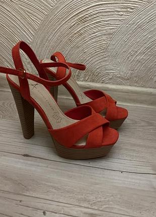 Босоніжки atmosphere