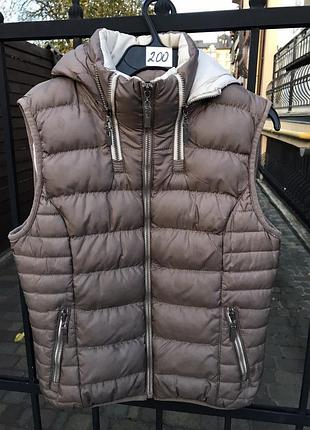 Фото 200 демісезонна жилетка arture на 15-16 років