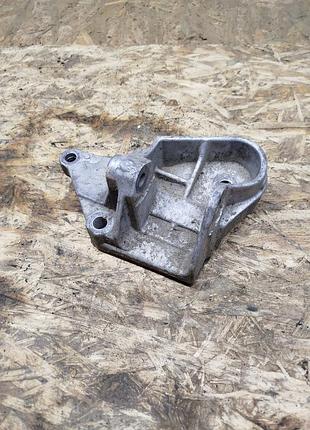 Кронштейн двигуна 9632705380 peugeot 607 2.2 hdi