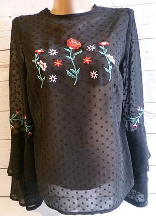 Гарна чорна блуза плюметі з вишивкой primark